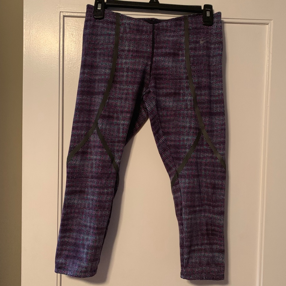Nike crop workout leggings